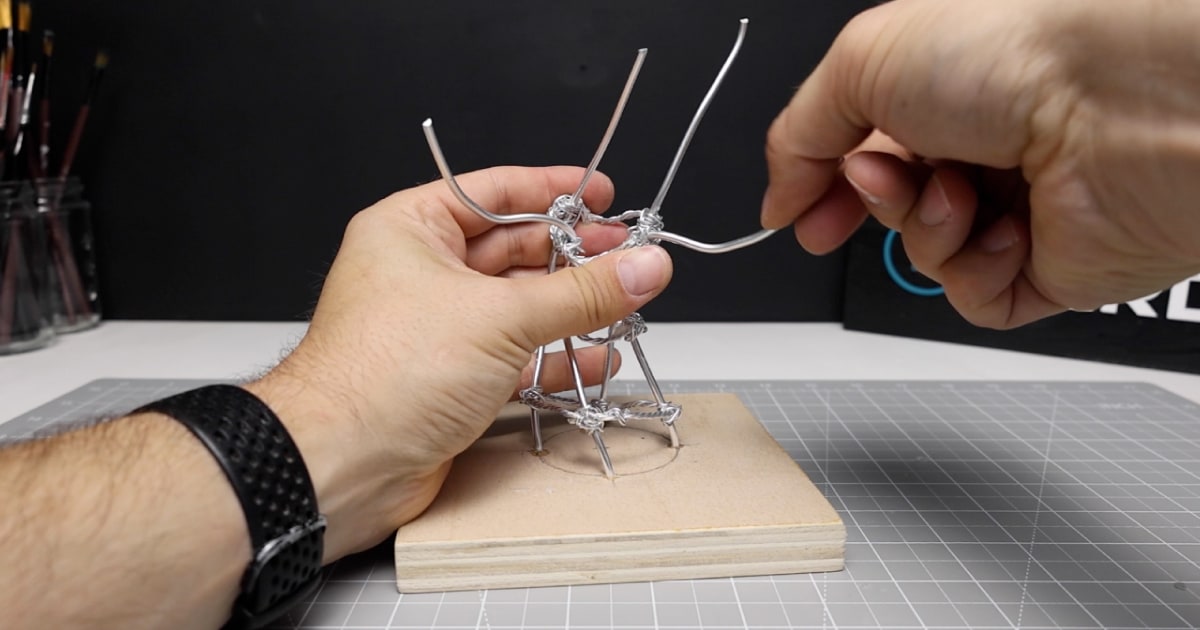 Making The Armature For The Rock Worm Body Out of 3mm Armature Wire